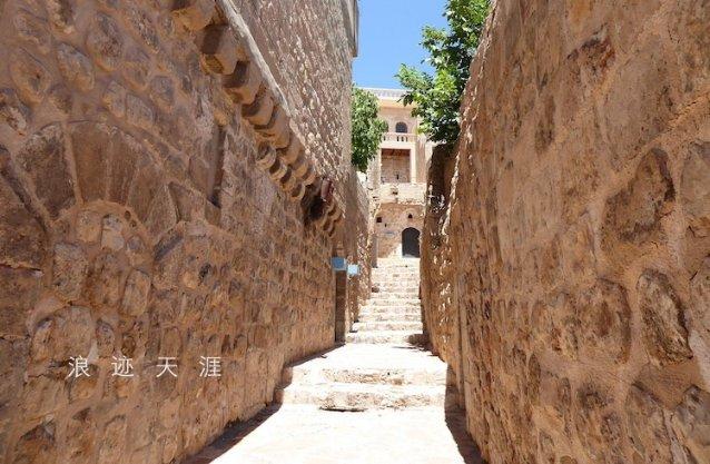 领导下班后微信安排工作，要不要回？游戏画面