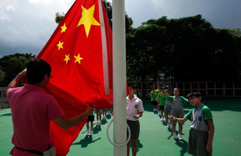 在离婚冷静期内找对象算出轨吗？