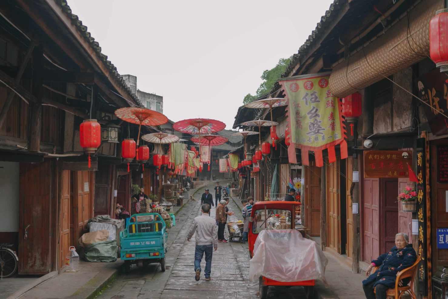 织金农商银行：贴心服务 为寒冬“加温”